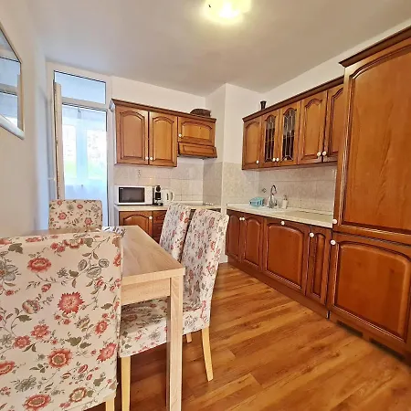 Nina Marie Ii Apartment *